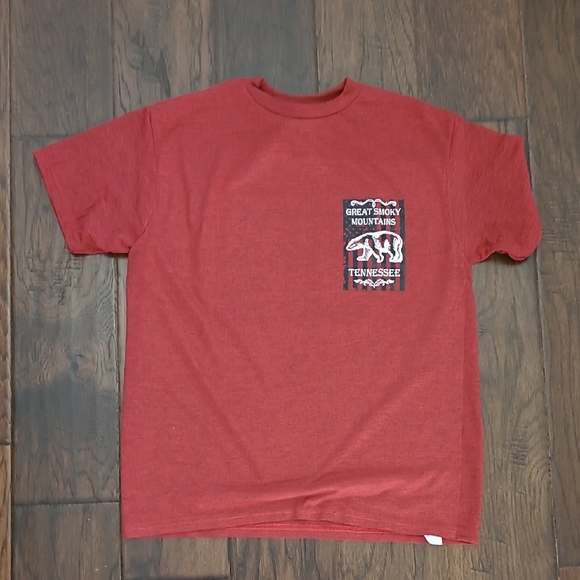 💰 Great Smoky Mountains Red T-Shirt Unisex Size Small - Picture 1 of 4